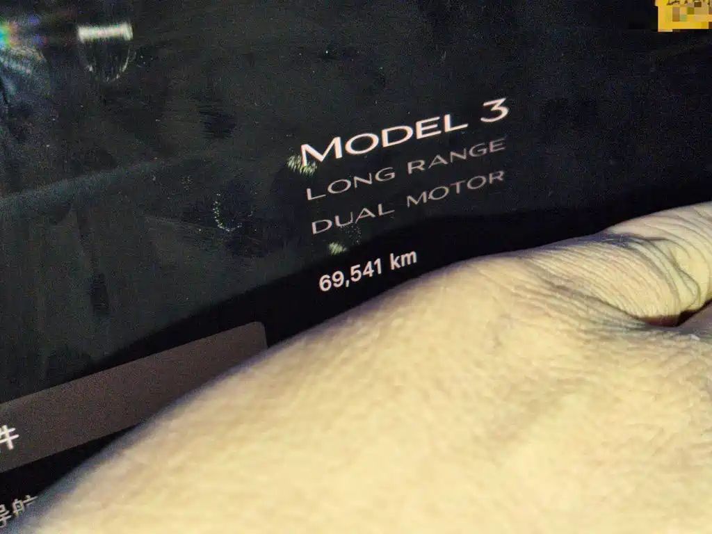 Tesla Model 3 — миниатюра 8