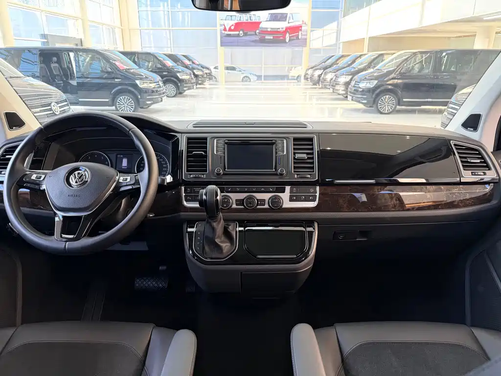 Volkswagen Multivan — миниатюра 7