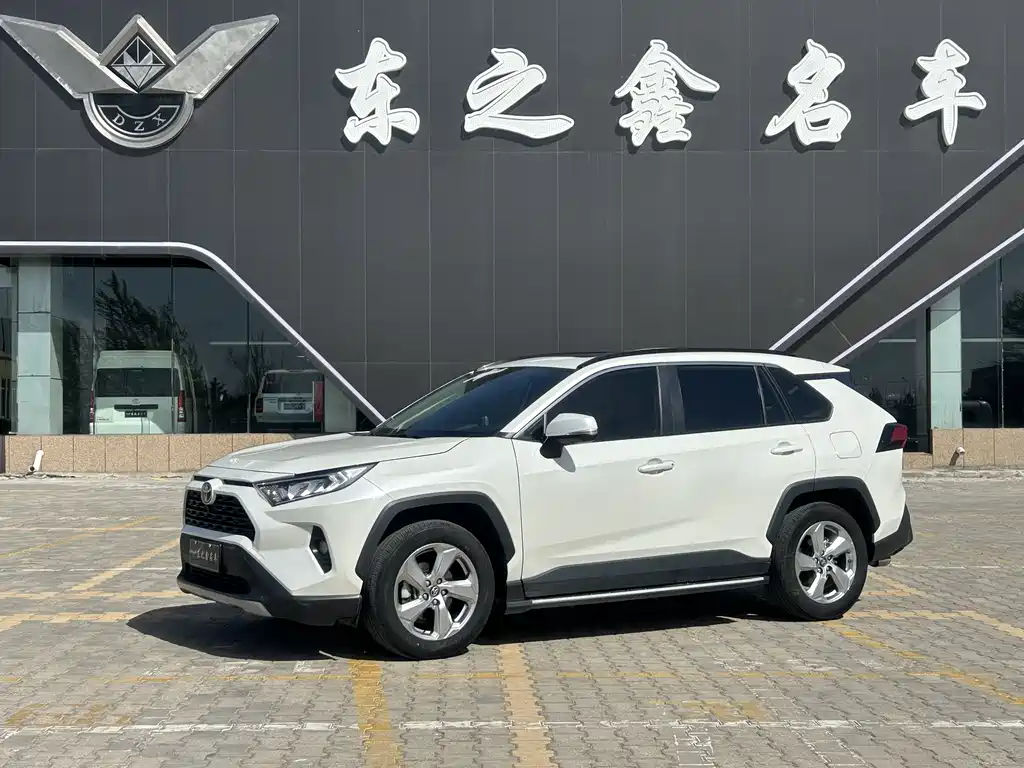 Toyota RAV4 2021