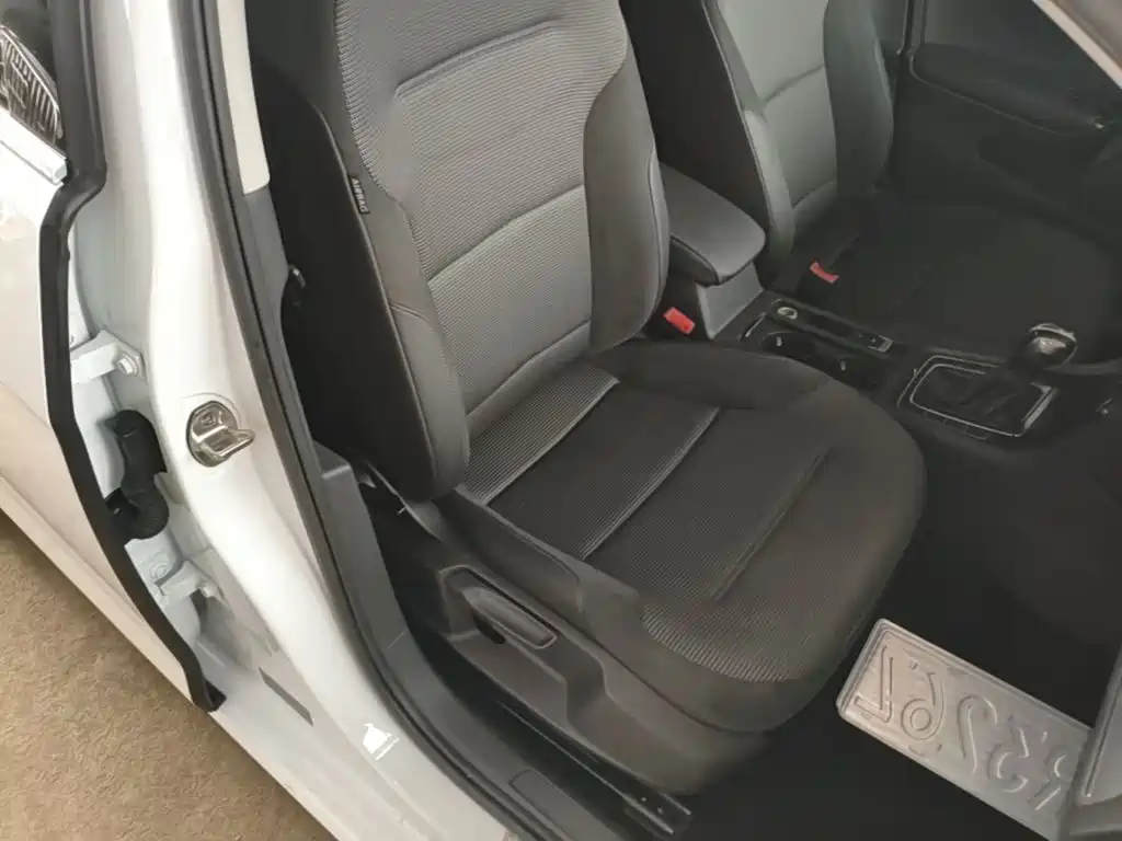 Volkswagen Golf — миниатюра 25