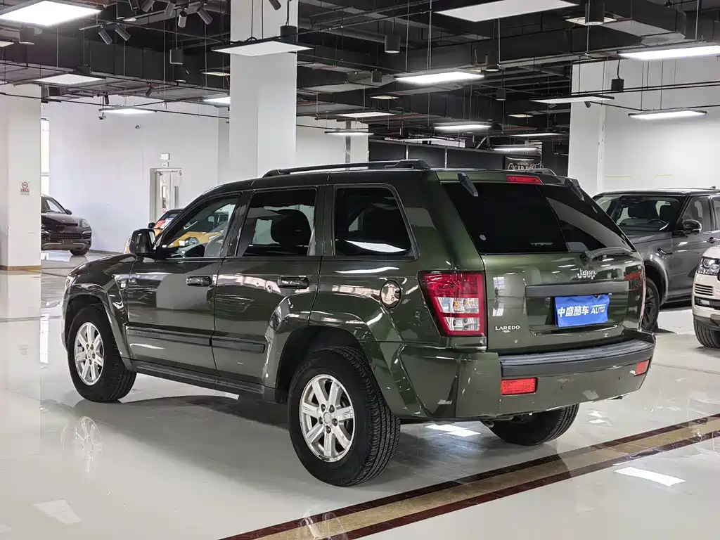 Jeep Grand Cherokee (Import) — миниатюра 6