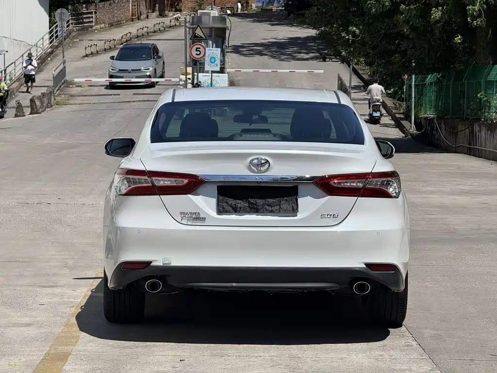 Toyota Camry — миниатюра 6