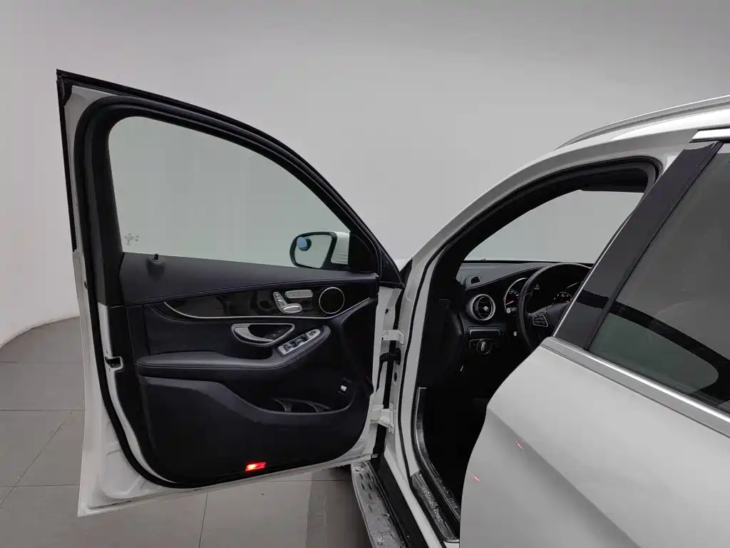 Mercedes-Benz GLC — миниатюра 8