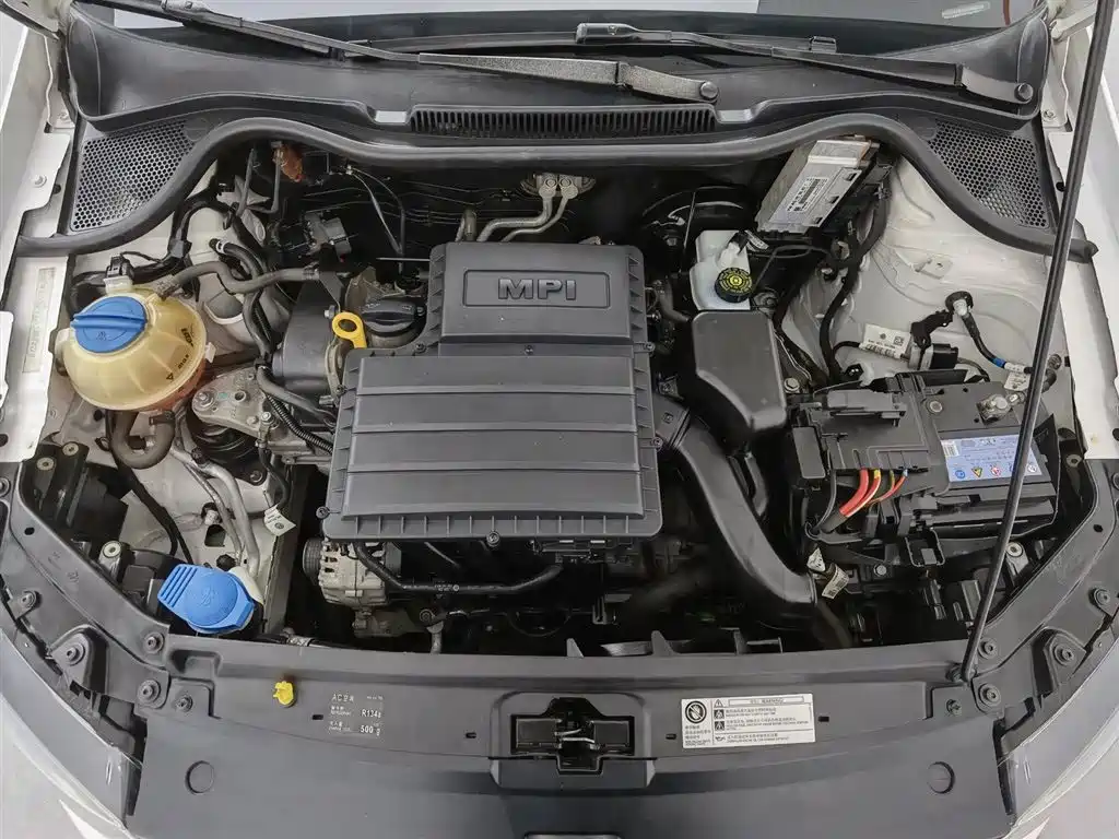 Volkswagen Polo 2014 1.4L MT