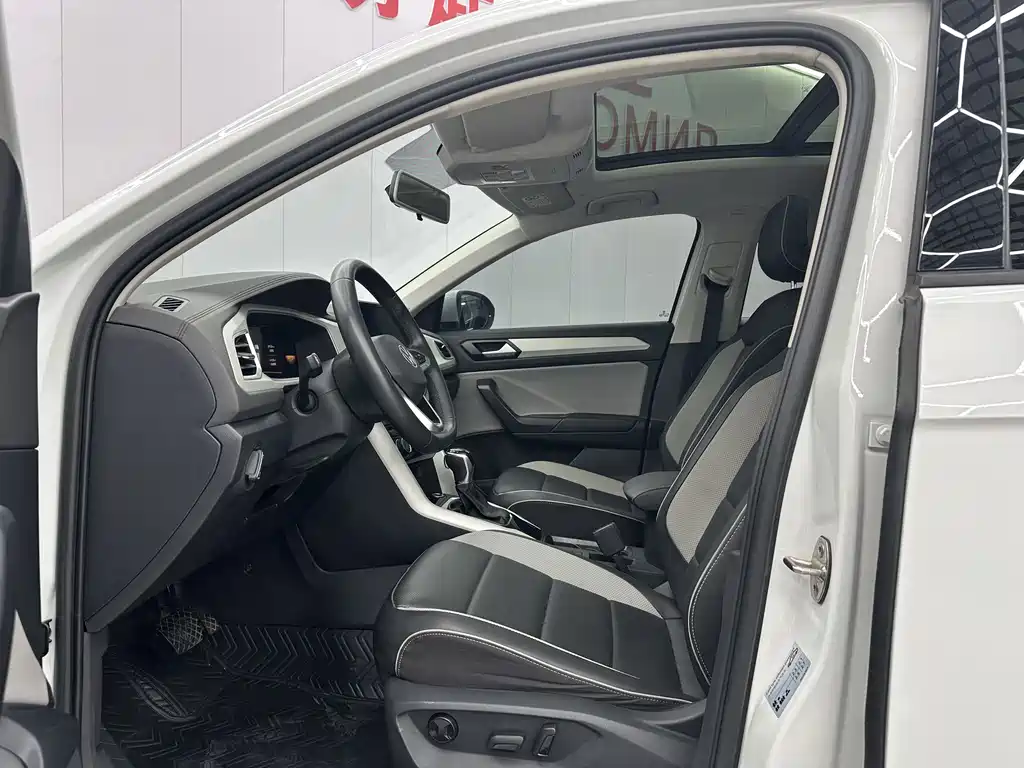 Volkswagen T-Roc 2023 280TSI DSG