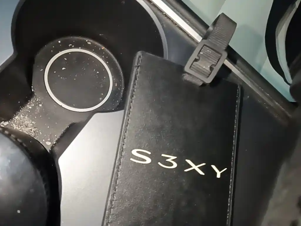 Tesla Model Y — миниатюра 9
