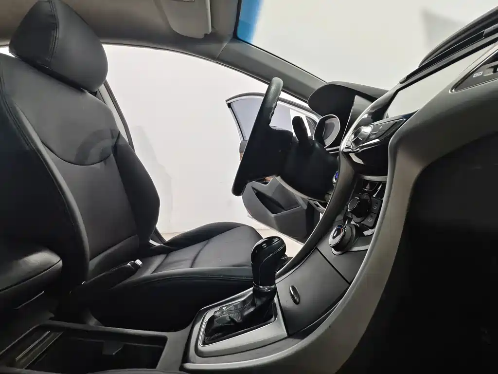 Hyundai Elantra Langdong — миниатюра 15
