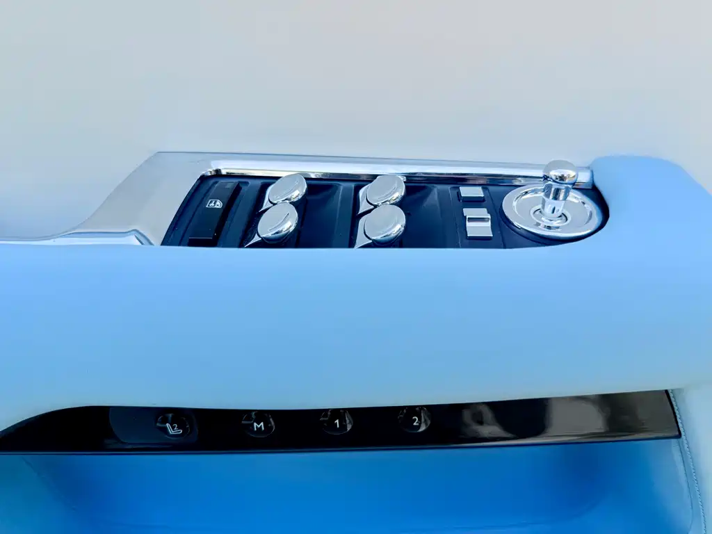 Rolls-Royce Dawn — миниатюра 18