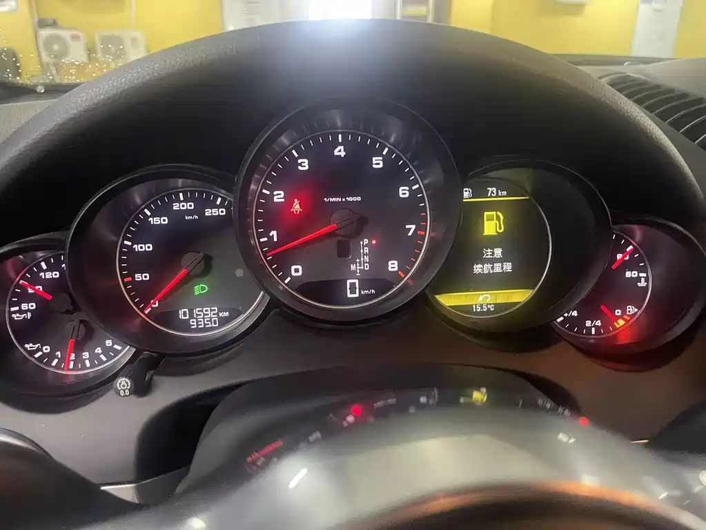 Porsche Cayenne — миниатюра 9