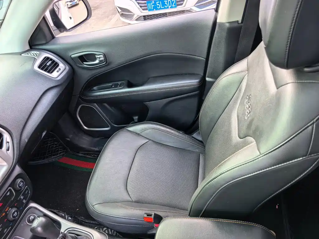 Jeep Compass — миниатюра 14