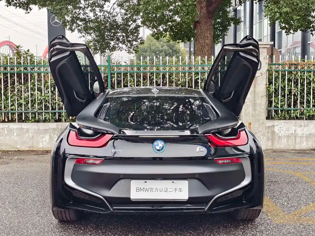 BMW i8