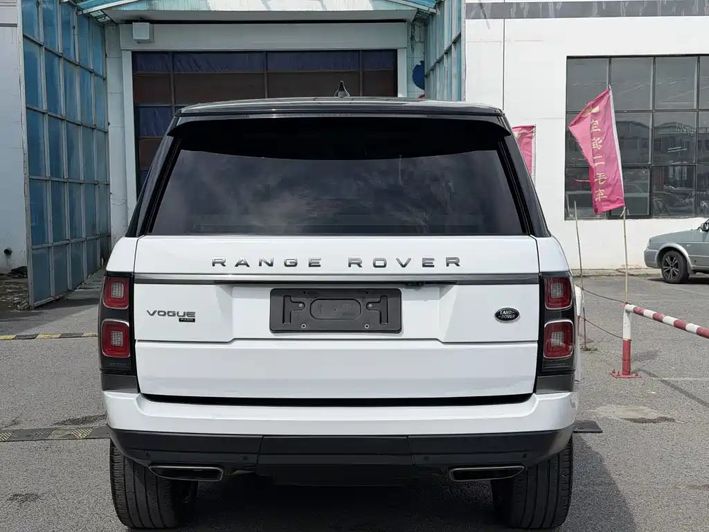 Land Rover Range Rover 2022 3.0 L6 400PS