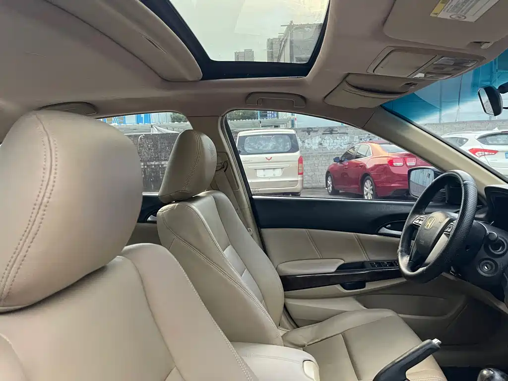 Honda Accord — миниатюра 9