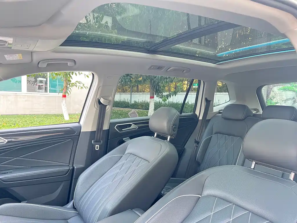 Volkswagen Tiguan L — миниатюра 10