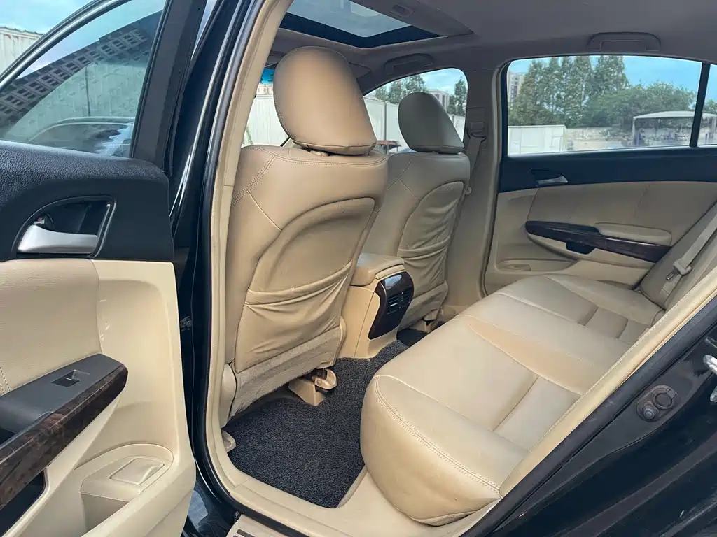 Honda Accord — миниатюра 6