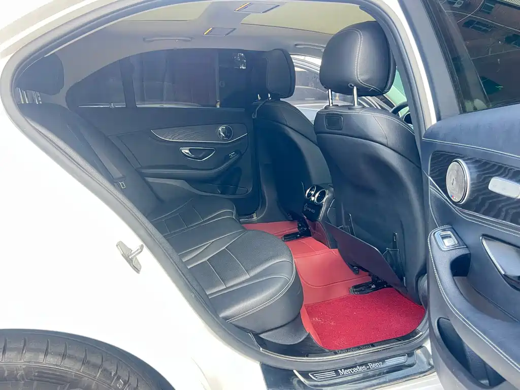 Mercedes-Benz C-Class — миниатюра 14