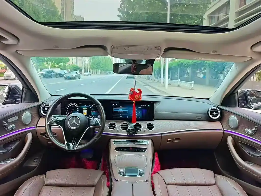 Mercedes-Benz E-Class — миниатюра 3