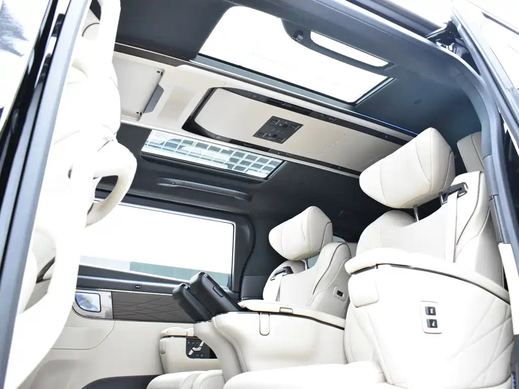 Toyota Alphard — миниатюра 19