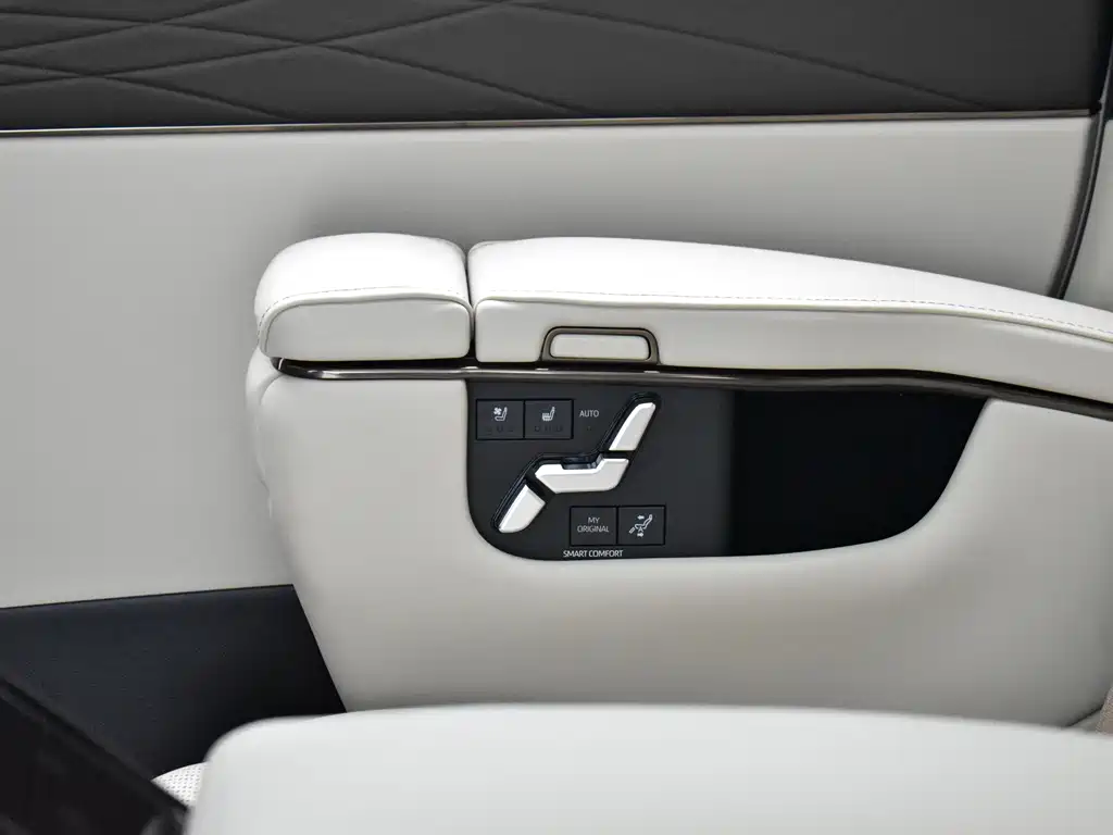 Toyota Alphard — миниатюра 23