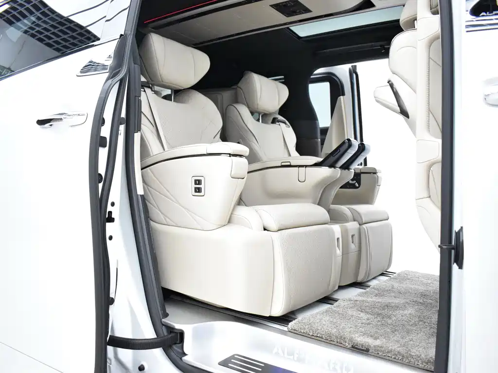 Toyota Alphard — миниатюра 19