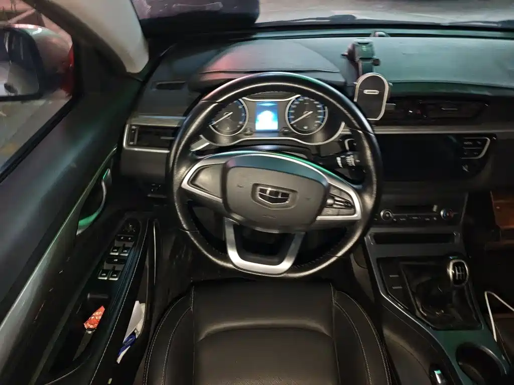 Geely Emgrand — миниатюра 6