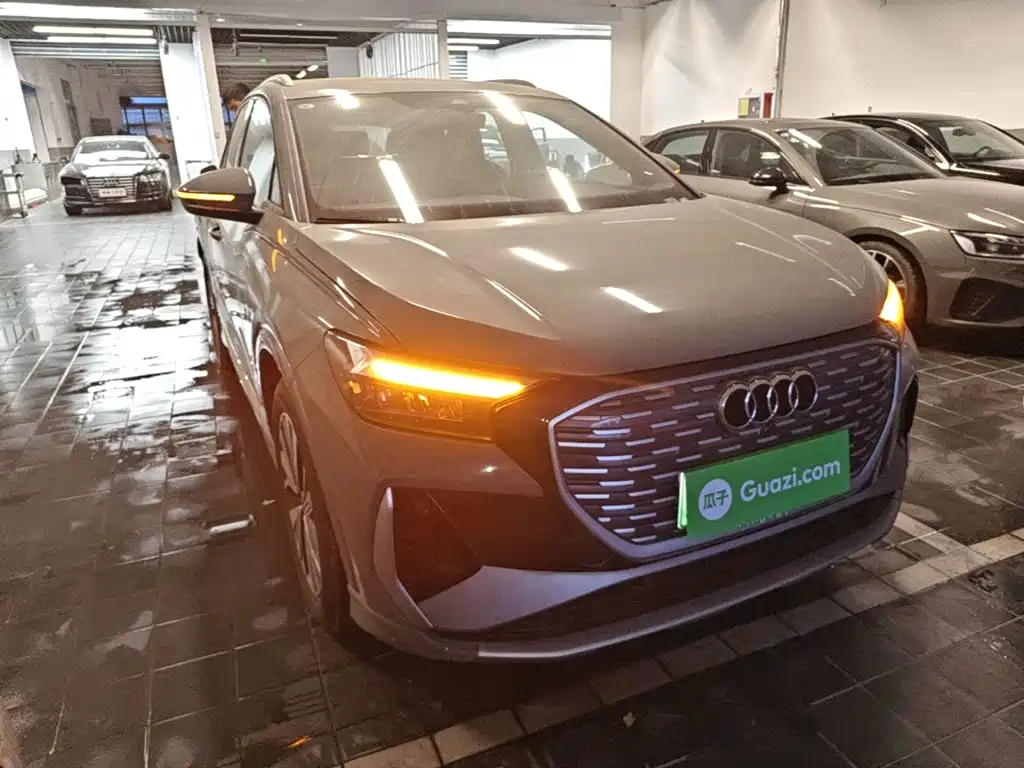 Audi Q4 e-tron — миниатюра 4