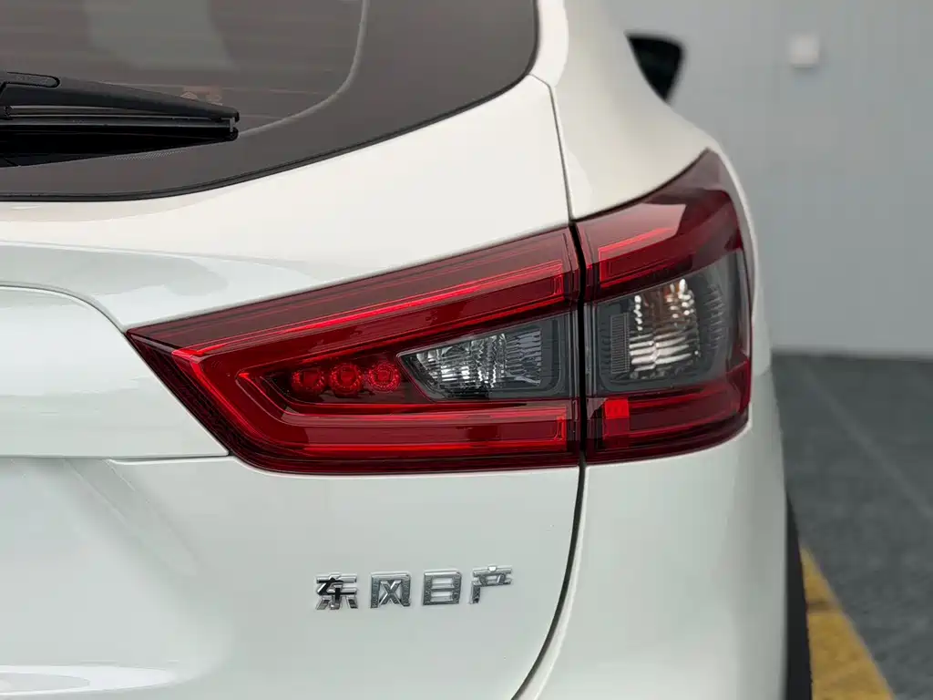 Nissan Qashqai — миниатюра 7