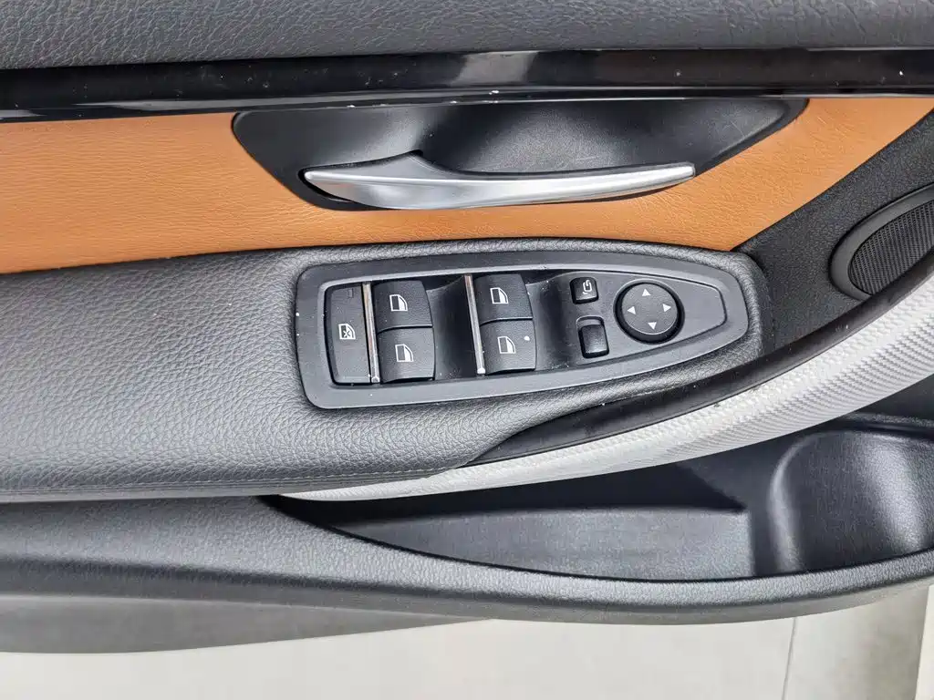 BMW 3 Series — миниатюра 9