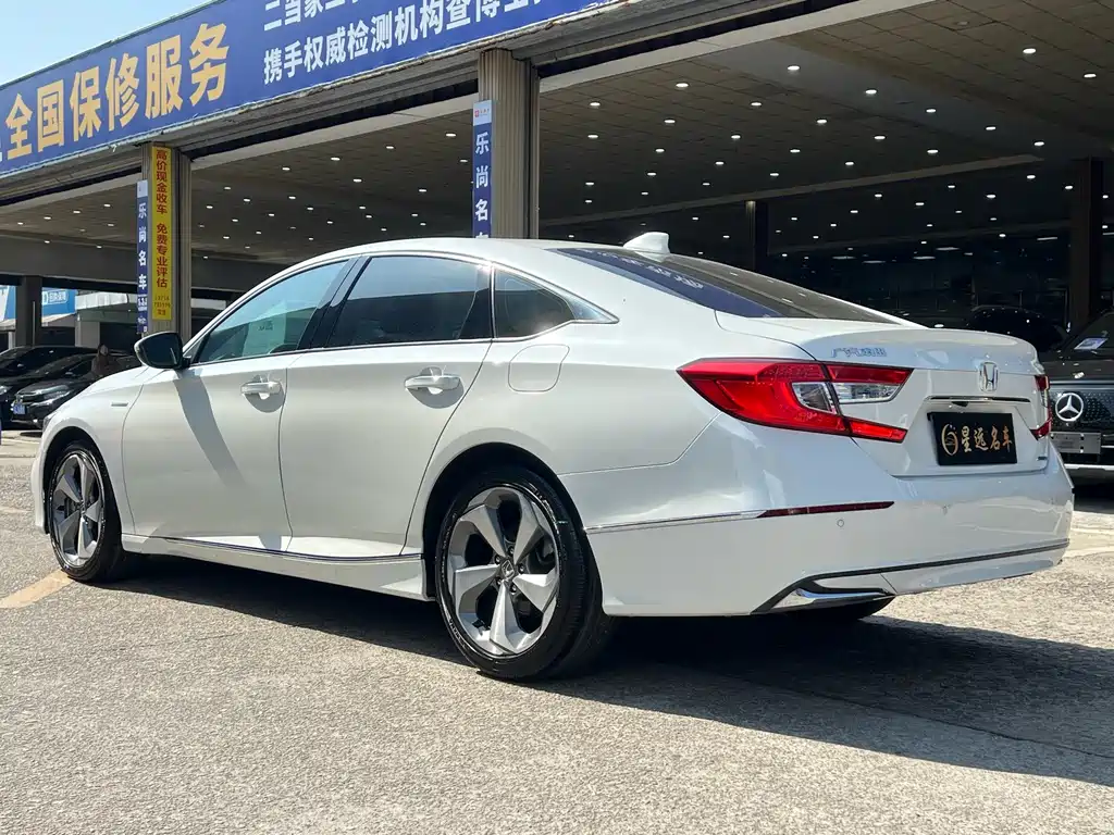 Honda Accord — миниатюра 14