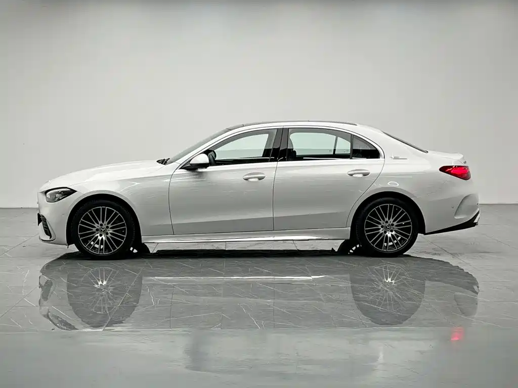 Mercedes-Benz C-Class — миниатюра 3
