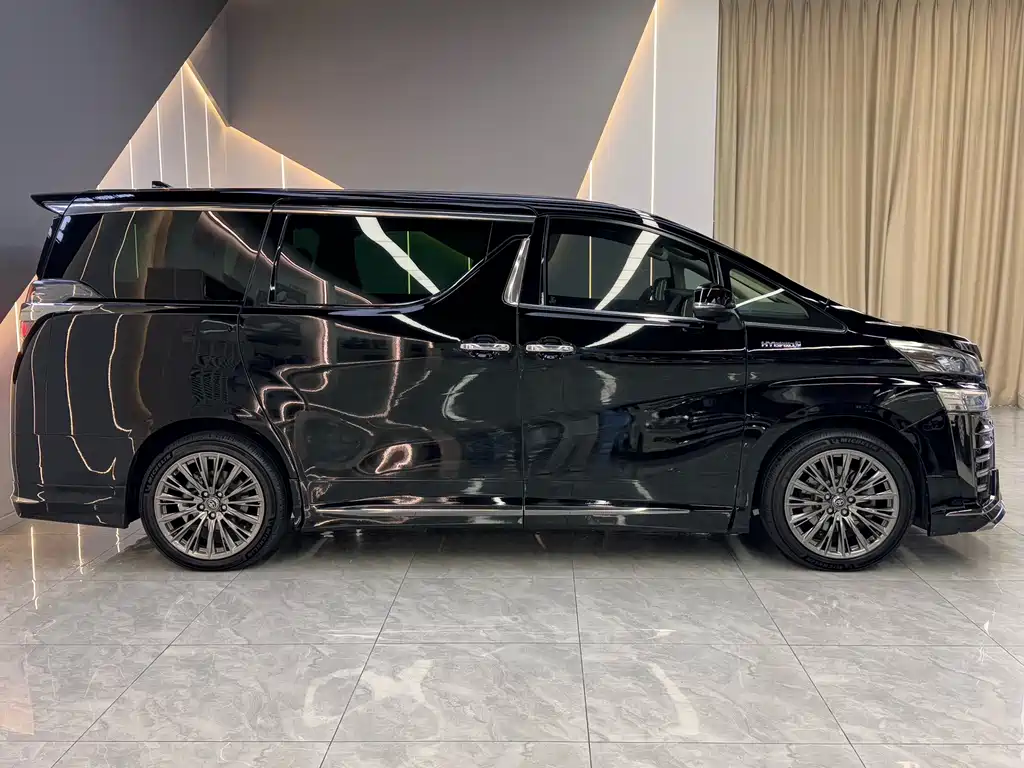 Toyota Vellfire — миниатюра 8