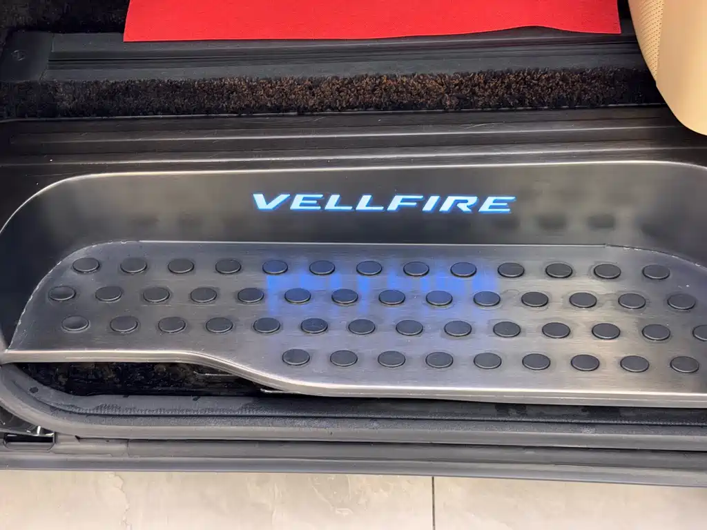 Toyota Vellfire — миниатюра 20