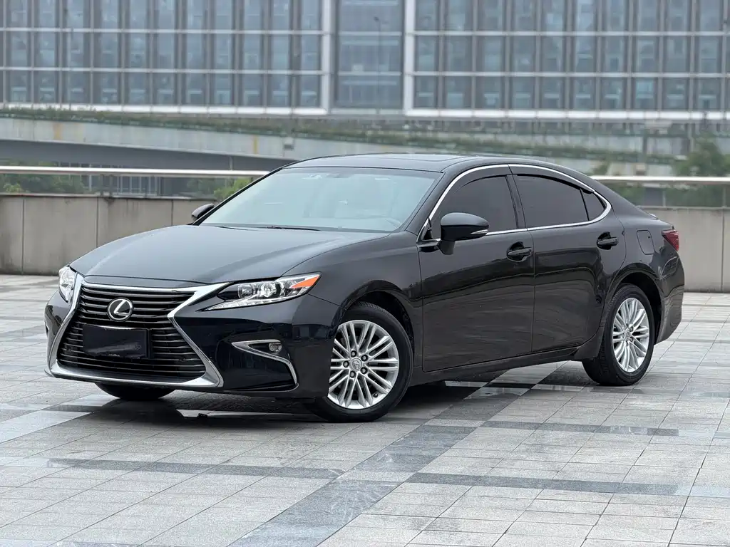 Купить Lexus ES