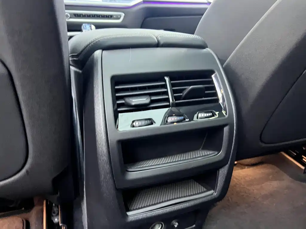 BMW X5 New Energy (Import) — миниатюра 12