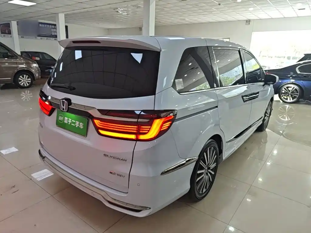 Honda Elysion — миниатюра 7