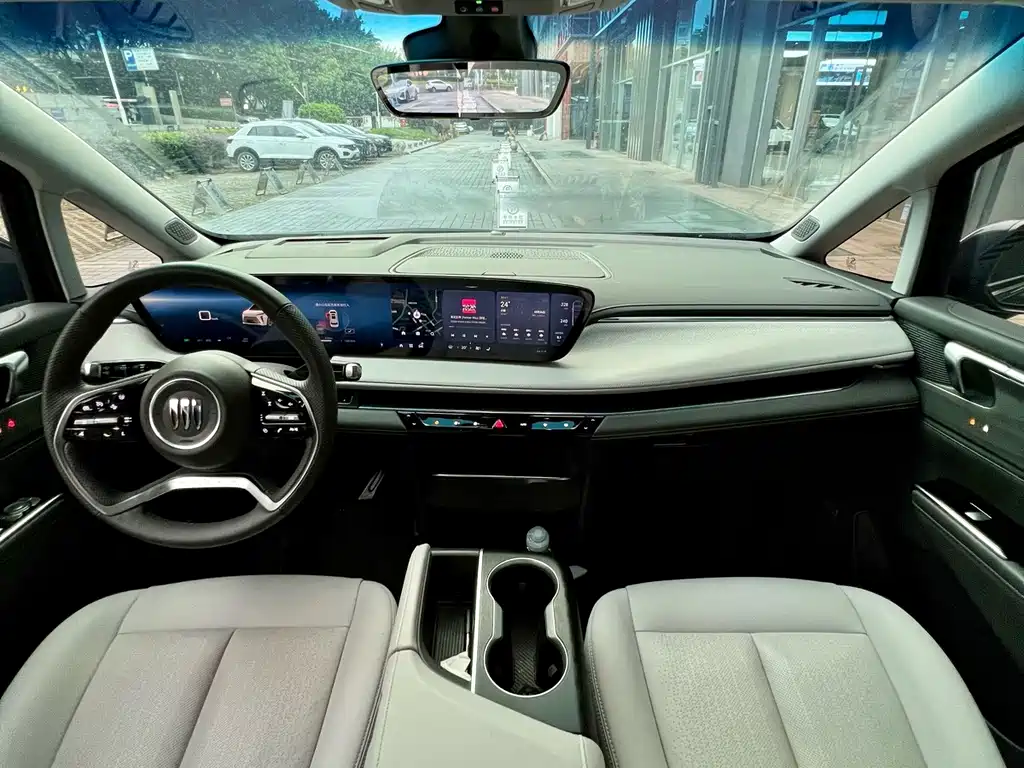 Buick GL8 — миниатюра 9