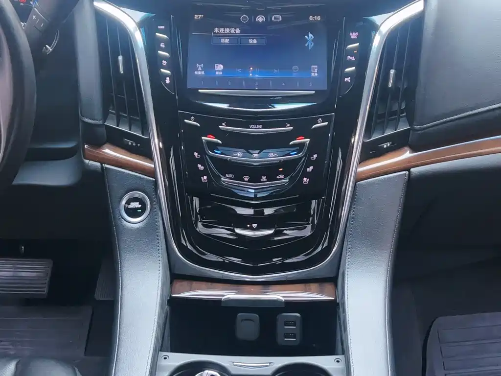 Cadillac Escalade — миниатюра 16