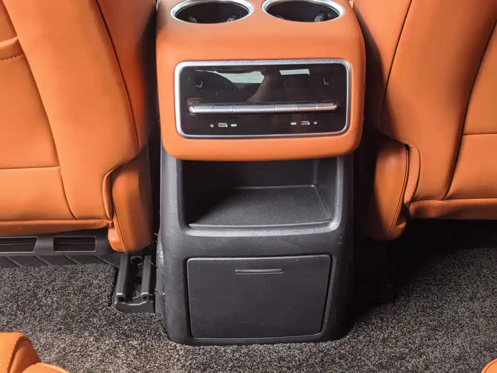 Li Auto Li L8 — миниатюра 10