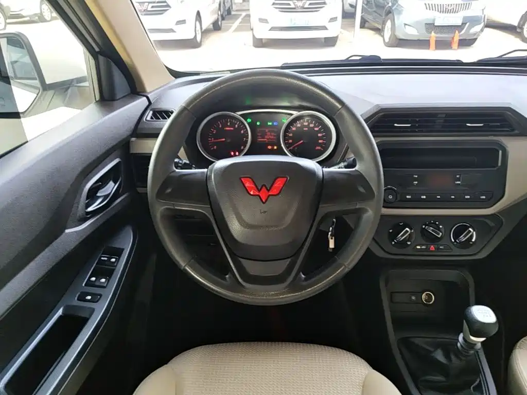Wuling Hongguang — миниатюра 11