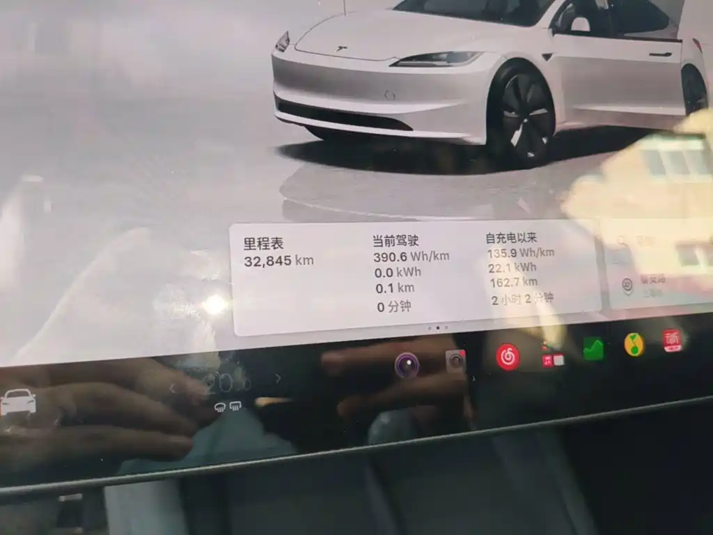 Tesla Model 3 — миниатюра 8