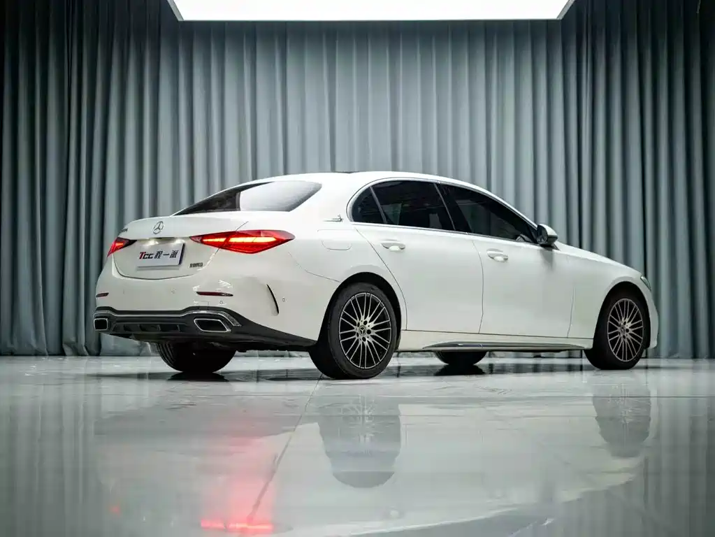 Mercedes-Benz C-Class — миниатюра 10