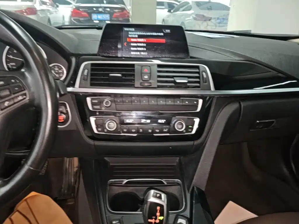 BMW 3 Series — миниатюра 13