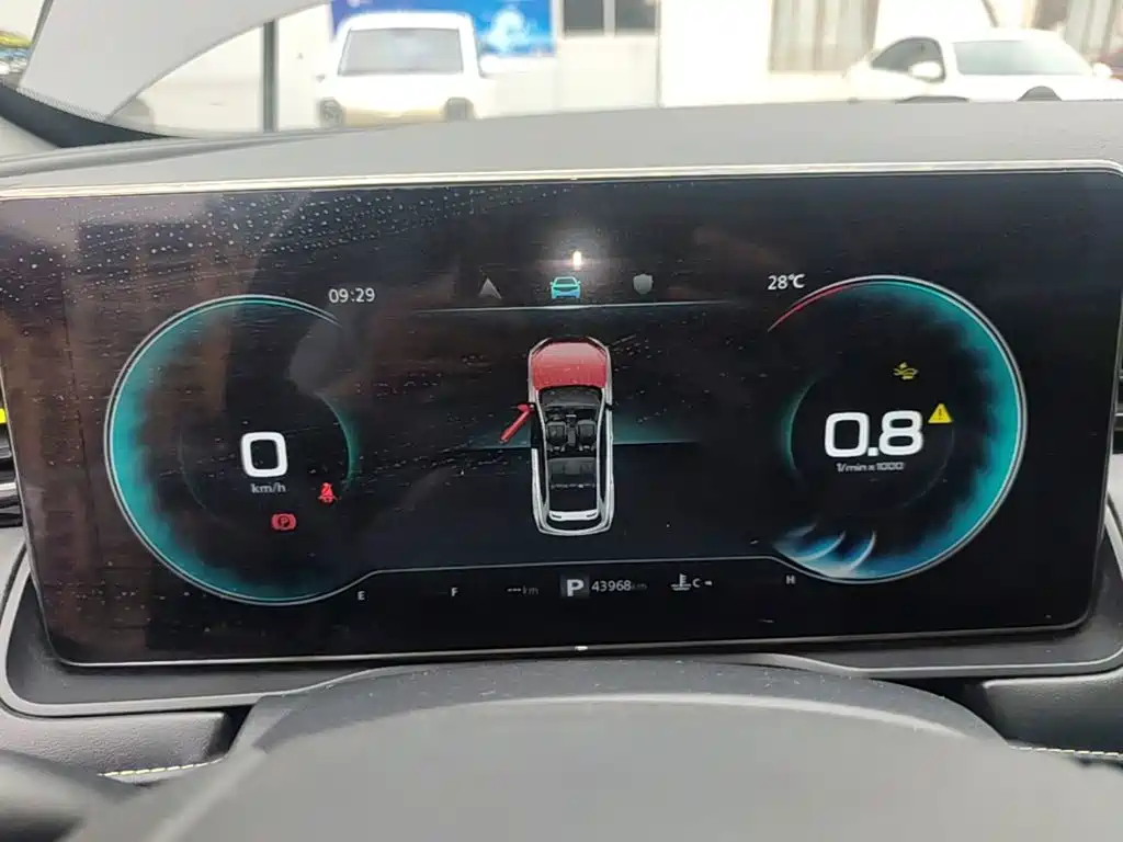 Roewe RX5 — миниатюра 12