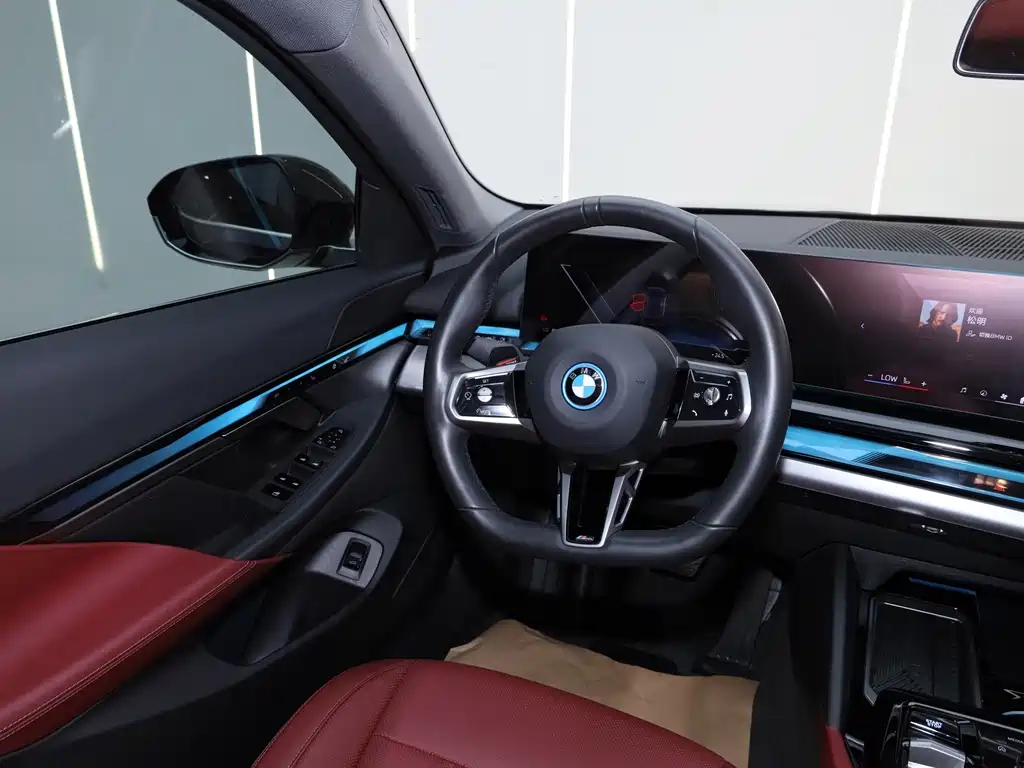 BMW i5 — миниатюра 24