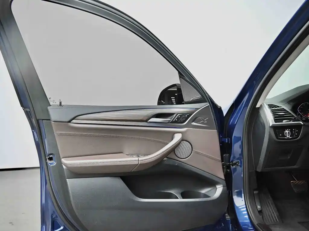 BMW X3 — миниатюра 24