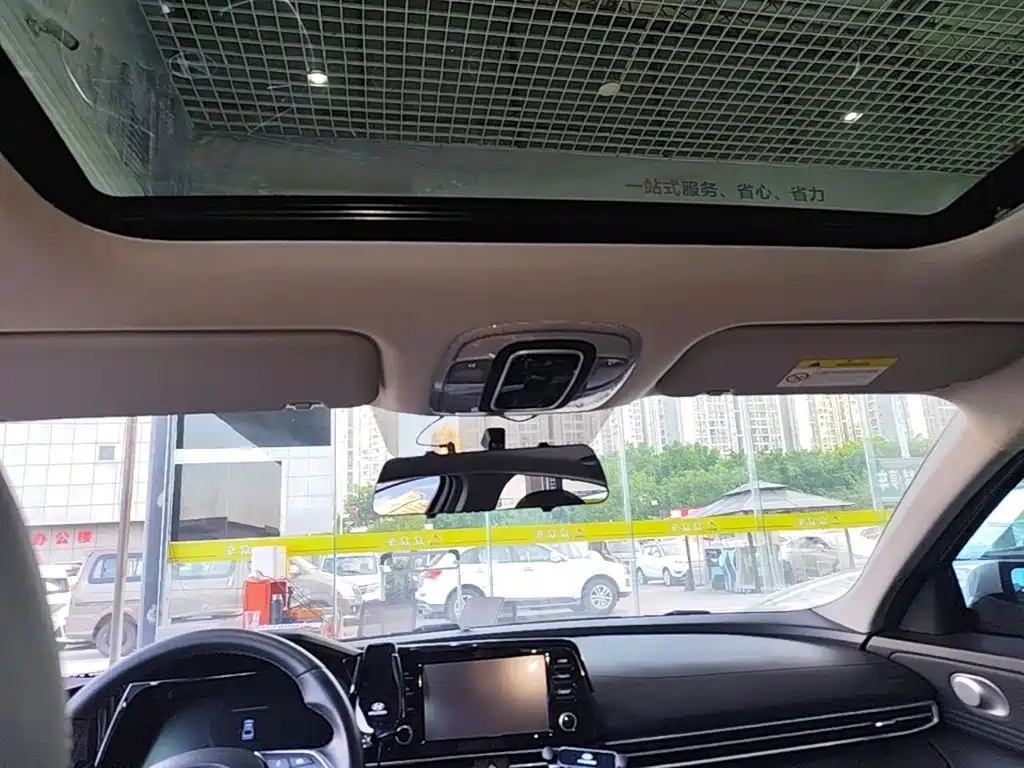 Hyundai Elantra — миниатюра 18