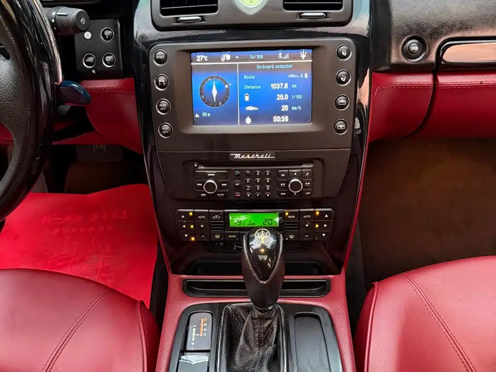 Maserati Quattroporte — миниатюра 14