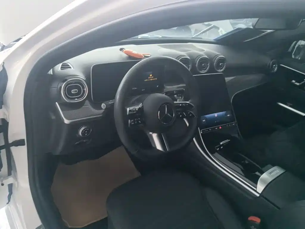 Mercedes-Benz C-Class — миниатюра 10