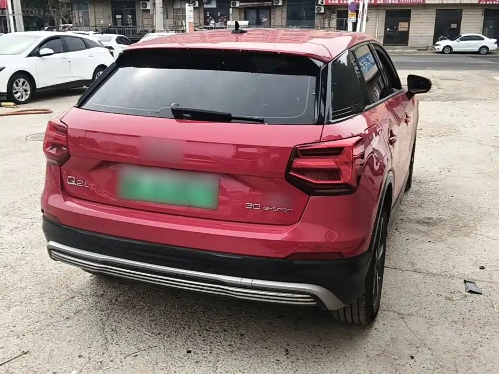 Audi Q2L e-tron — миниатюра 7