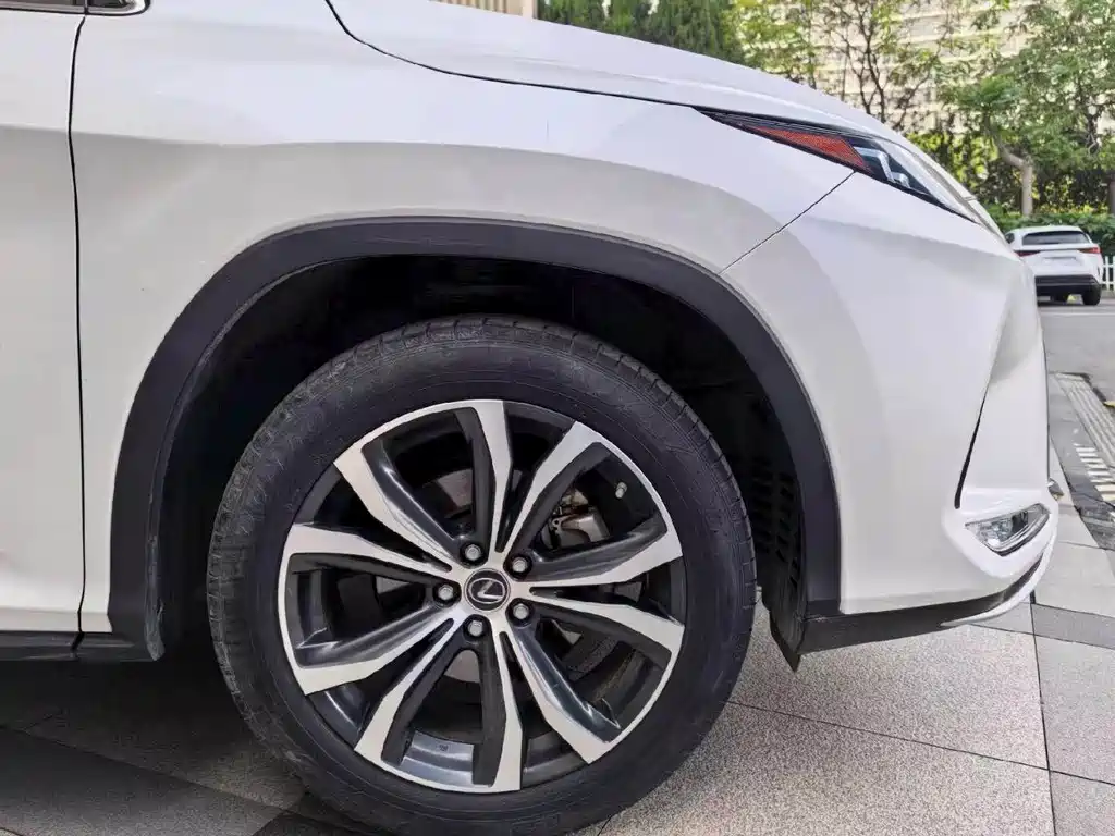 Lexus RX — миниатюра 7